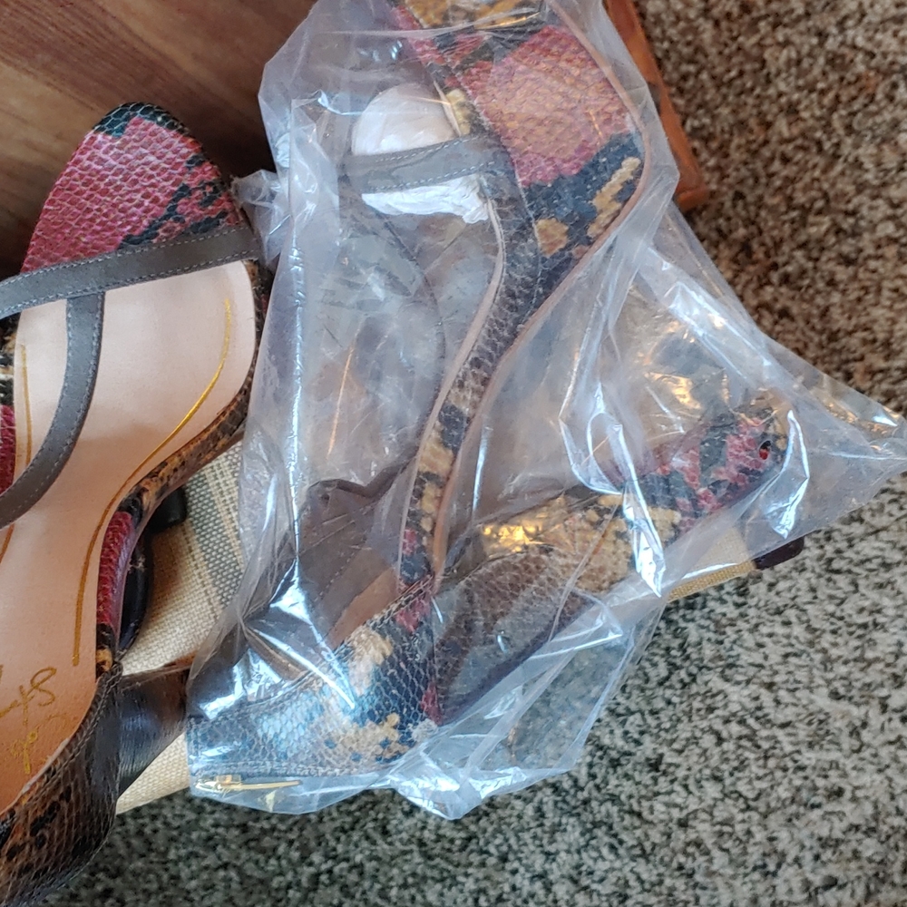 NEW Colin Stuart Python T-Strap Platforms - Picture 12 of 13